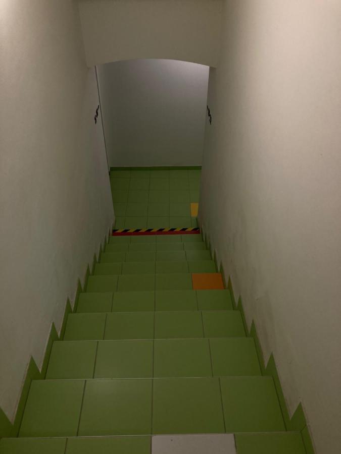 Vandrerhjem Capsule Zizkov Tower Prag